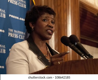 WASHINGTON, DC - JULY 24:  PBS Journalist And Newscaster Gwen Ifill Speaks To A Luncheon At The National Press Club, July 24, 2012 In Washington, DC