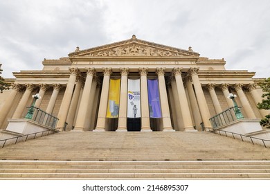 Washington DC, MAR 31 2022 - Overcast View Of The National Archives Museum