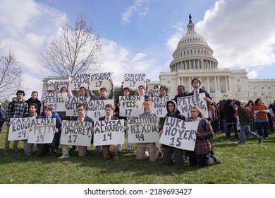 Washington, DC – March 14, 2018: Students Holding Signs At The U.S. Capitol With The Names Of Those Killed In The Marjory Stoneman High School Shooting In Parkland, Floridal.