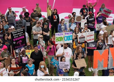 Washington, DC – May 15, 2022: An Aerial View Of The Abortion Rights Activists Rally At The Washington Monument During The Women’s March Before The Large Crowd Began Their March To The Supreme Court.