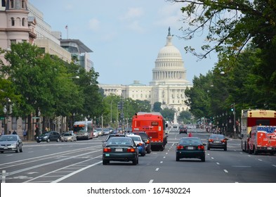 WASHINGTON, DC - OCTOBER 21: Downtown Washington DC Streets, And Transport System On October 21, 2011 In Washington DC,USA. Washington Has Various Modes Of Transportation,and Parking System Available 