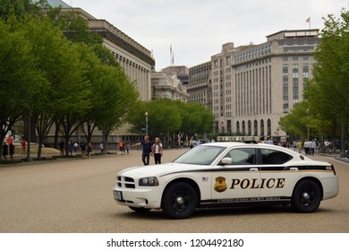 WASHINGTON D.C, UNITED STATES OF AMERICA - August 5,2016 : Secret Service Police's Car In Front Of The White House.