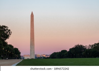 Washington, DC, USA, 09 2020, Washington Monument At Dawn