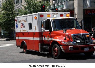 Washington D.C.
USA
21.07.2019
Leon Klug
A Ambulance In Downtown Washington D.C.