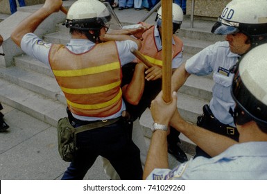 Washington, DC. USA, 6th April, 1980
D.C. And US Park Police Clash With Supporters Of The Ayatollah Khomeini And The Iranian Islamic Revolution.
