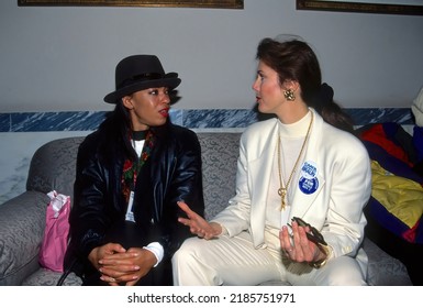 WASHINGTON DC, USA - APRIL 5, 1992
Downtown Julie Brown Sits Chatting With Linda (Wonder Woman) Carter During A NARAL Reception The Evening Before A Massive Pro-choice Rally And March On The Mall 
