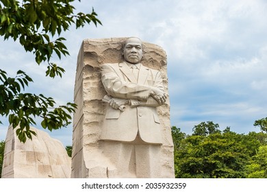 WASHINGTON DC, USA - AUGUST 15, 2021: Martin Luther King Memorial Statue In Washington DC. Martin Luther King Jr. Was The Most Visible Spokesman And Leader In The American Civil Rights Movement.