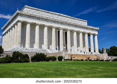 Washington DC, USA,- August 19, 2021: Front Entrance To The Lincoln Memorial With Tourist Walking Up On Steps