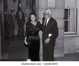 Washington DC, USA, February 18, 1984
Cary Grant And His Wife Barbara Grant Leaving The Princess Grace Foundation Gala That Was Hosted By President Ronald Reagan
