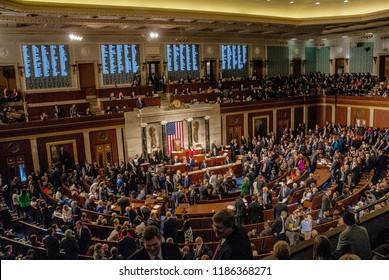 Washington, DC., USA, January 3, 2017
Members Of The 115th Congress And Their Familes Mingle On The House Floor While  Attending The Joint Session On The Opening Day Of The Current Session. 