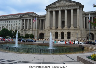 Washington, DC/ USA - June 26 2015: Fountain In Front Of Herbert C. Hoover Building