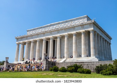 WASHINGTON DC, USA - MARCH 29, 2020: Lincoln Memorial In The National Mall In Washington DC In A Sunny Day, USA