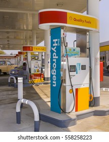 WASHINGTON, DC, USA - MARCH 29, 2006: Hydrogen Fuel Pump At Shell Station, For Automobiles Running On Pollution-free Hydrogen-powered Fuel Cells.