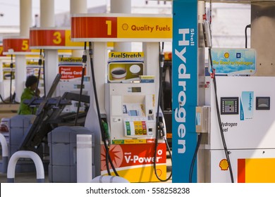 WASHINGTON, DC, USA - MARCH 29, 2006: Hydrogen Fuel Pump At Shell Station, For Automobiles Running On Pollution-free Hydrogen-powered Fuel Cells.