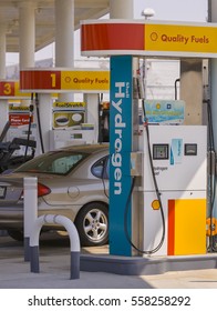 WASHINGTON, DC, USA - MARCH 29, 2006: Hydrogen Fuel Pump At Shell Station, For Automobiles Running On Pollution-free Hydrogen-powered Fuel Cells.