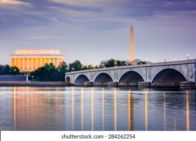 Washington DC, USA skyline on the Potomac River with Lincoln Memorial, Washington Monument, and Arlington Memorial Bridge. - Shutterstock ID 284262254