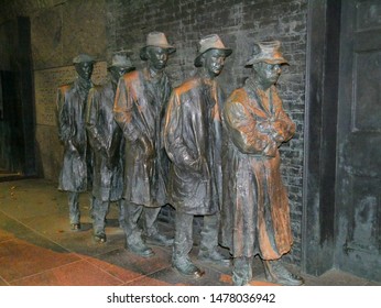 Washington, D.C., USA-September 2017: Sculptures At The Franklin Delano Roosevelt Memorial Depicting The Breadline During The Great Depression, Washington, District Of Columbia.