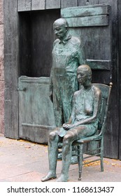 WASHINGTON, DC/USA - NOVEMBER 20, 2011:  Statues Honoring An Appalachian Farm Couple During The Great Depression And Located In The FDR Memorial Park In The District Of Columbia.