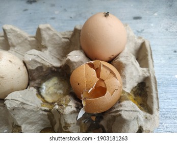 Rotten Eggsrotten Eggs On Wooden Background Stock Photo 394978087
