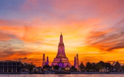 Wat Arun Ratchawararam Ratchawaramahawihan At Sunset In Bangkok Thailand. Landmark Of Along The Chao Phraya River Thailand