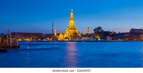 Wat Arun temple in sunset, Bangkok,Thailand Panorama