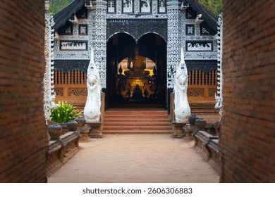 Wat Lok Molee Temple is a historic Buddhist temple and is a famous place and destination according to the beliefs for travel and worship of Buddhism in Chiang Mai, Northern Thailand.