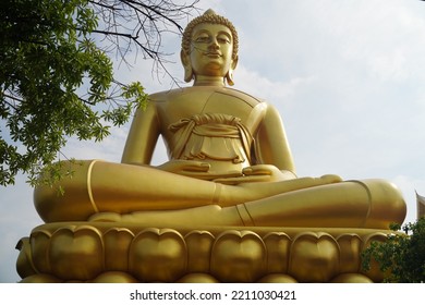 Wat Paknam Phasi Charoen Temple Of The Giant Buddha In Bangkok, Thailand.