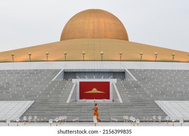 Wat Phra Dhammakaya, Pathum Thani, Thailand Organized An Event On The Occasion Of Visakha Bucha Day On May 15, 2022, Disciples Can Participate Through Application Zoom And Buddhist Monks Open Ledlight