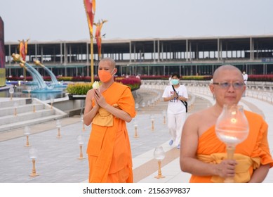 Wat Phra Dhammakaya, Pathum Thani, Thailand Organized An Event On The Occasion Of Visakha Bucha Day On May 15, 2022, Disciples Can Participate Through Application Zoom And Buddhist Monks Open Ledlight