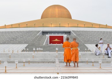 Wat Phra Dhammakaya, Pathum Thani, Thailand Organized An Event On The Occasion Of Visakha Bucha Day On May 15, 2022, Disciples Can Participate Through Application Zoom And Buddhist Monks Open Ledlight