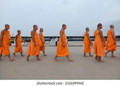 Wat Phra Dhammakaya, Pathum Thani, Thailand Organized An Event On The Occasion Of Visakha Bucha Day On May 15, 2022, Disciples Can Participate Through Application Zoom And Buddhist Monks Open Ledlight