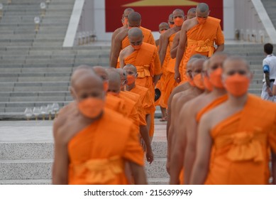 Wat Phra Dhammakaya, Pathum Thani, Thailand Organized An Event On The Occasion Of Visakha Bucha Day On May 15, 2022, Disciples Can Participate Through Application Zoom And Buddhist Monks Open Ledlight