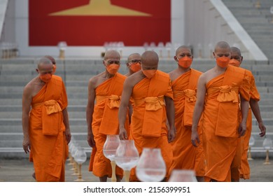 Wat Phra Dhammakaya, Pathum Thani, Thailand Organized An Event On The Occasion Of Visakha Bucha Day On May 15, 2022, Disciples Can Participate Through Application Zoom And Buddhist Monks Open Ledlight