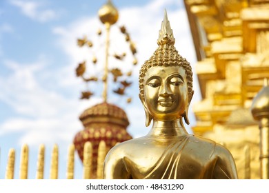 Wat Phratat Doi Suthep temple, Chiang Mai (Thailand) - Golden statue of Buddha