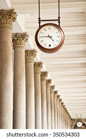 Watch with columns 