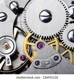 Watch Gears Very Close Up