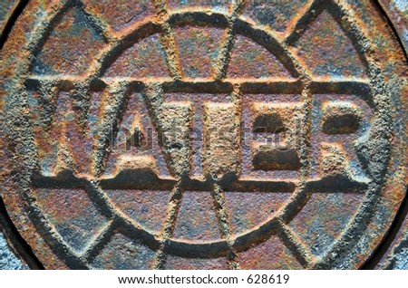 Water access cover devoid of any liquid