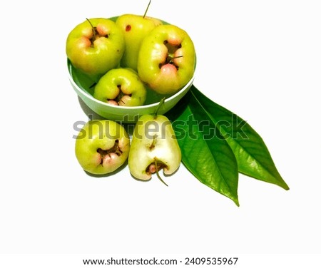 Water apple (water guava) is a type of Deli honey, come from Deli Serdang district, North Sumatra, Indonesia. Characteristic namely sweet taste like honey, shiny green color, no seeds.