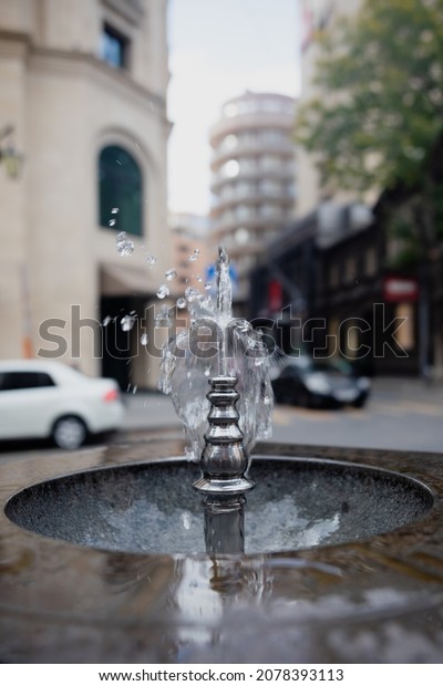 water comes from\
the street drinking\
fountain