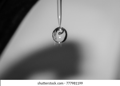 Water drop falling down, fast shutterspeed, Waterpearl