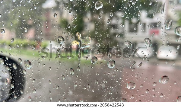 Water drops on car\
window