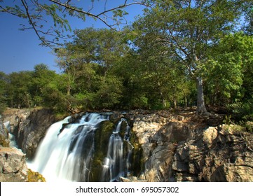 water fall at hogenakkal tamil nadu