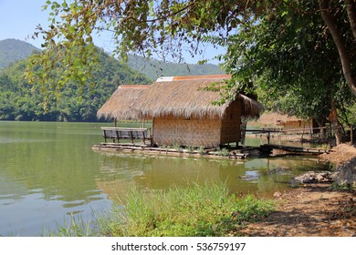 Water Hut Homestay Stock Photo 536759197 | Shutterstock