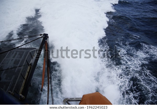 Water jet drive of a car ferry\
