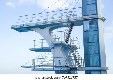 5,007 Diving platform Images, Stock Photos & Vectors | Shutterstock