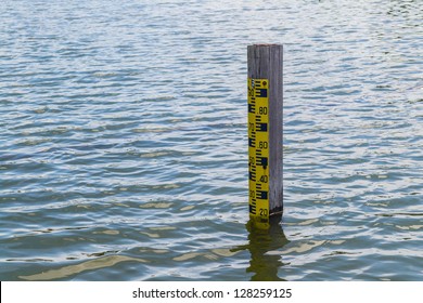 Water Level Pole