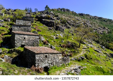 Photos Images Et Photographies De Stock De Moulin A Eau