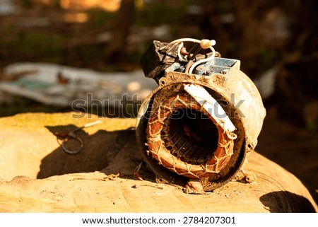 The water pump dynamo has been damaged for a long time.