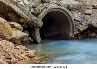 Water Sewer Pipe With Running Flow