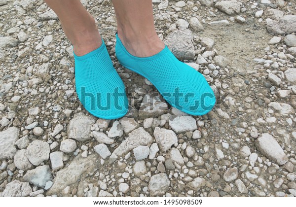 shoes for swimming on rocks
